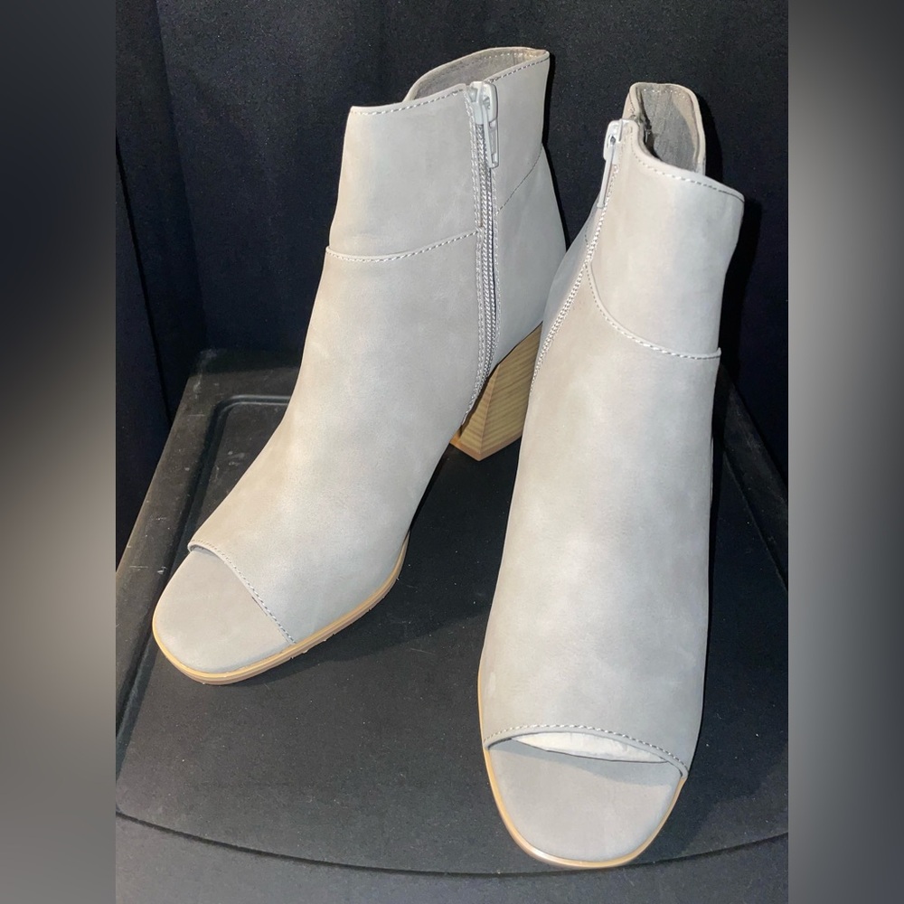 BRAND NEW BC GRAY VEGAN LEATHER PEEP TOE STACKED HEEL ANKLE BOOTS